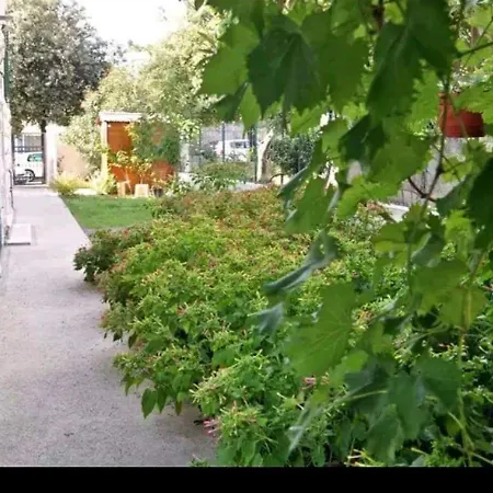 Lina Deluxe Apartman *