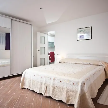 Apartman Lina Deluxe *